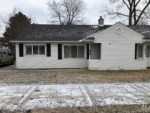 Building Photo - 2546 Livernois Rd