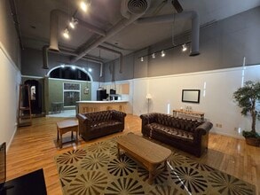 Building Photo - 315 Main St