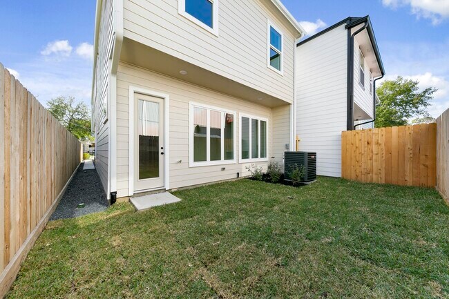Building Photo - 946 Judiway St