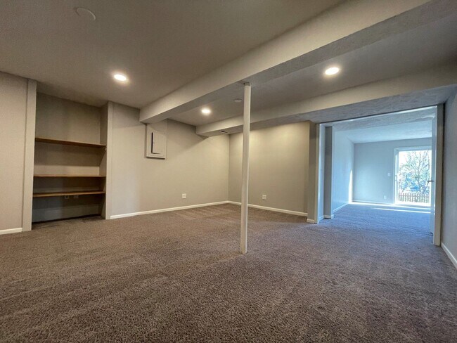 Building Photo - 14109 S 34th St