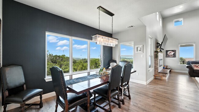 Building Photo - 2330 Sunset Ridge