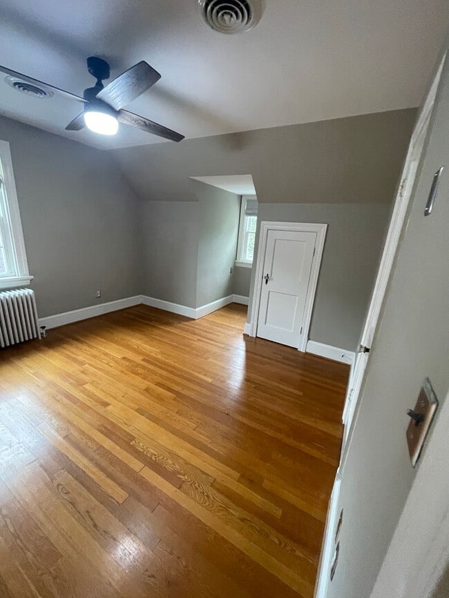 Building Photo - Charming Brick Cape in Colonial Place
