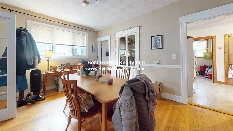 Building Photo - 47 Greenleaf Ave