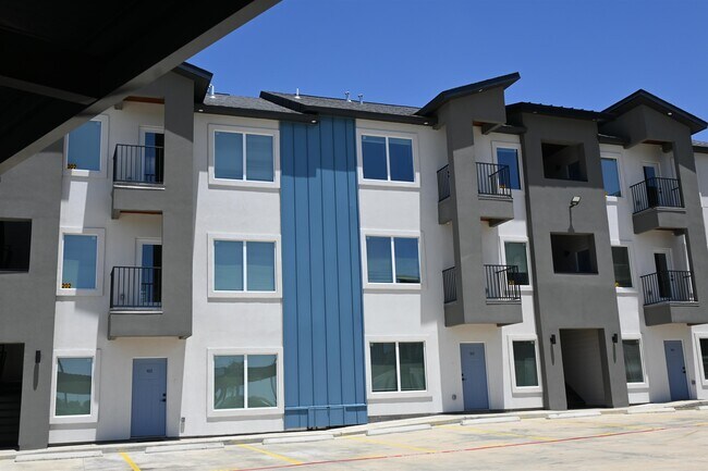 Building Photo - 311 Dorel Dr