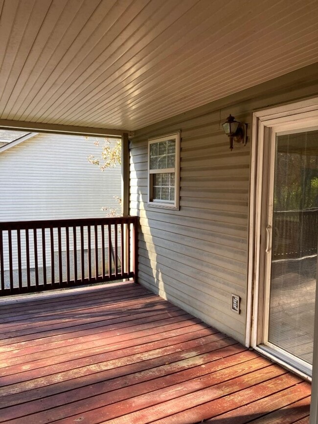 Building Photo - Hickory Highland 3 Bedroom Home No HOA