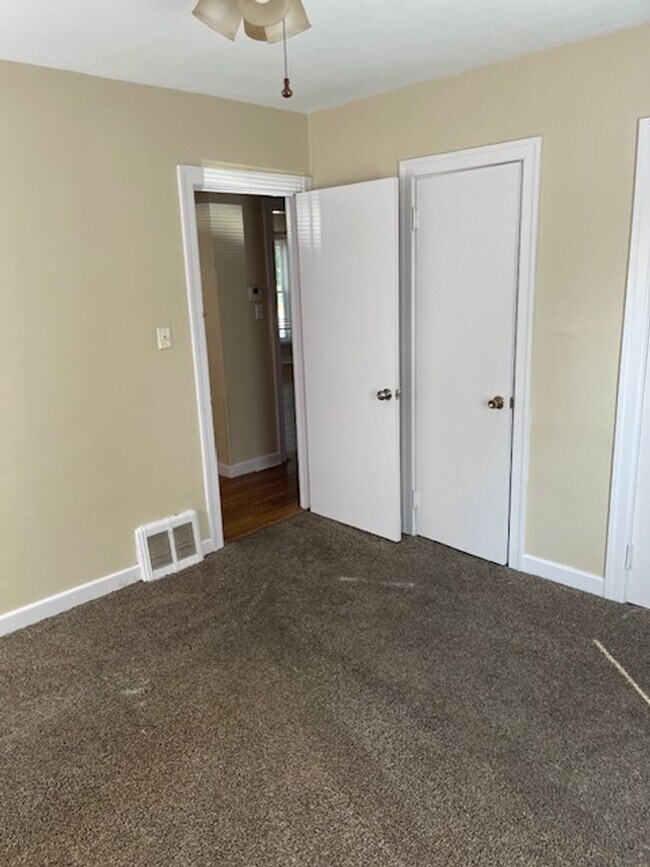 Building Photo - BELOW MARKET RENT!