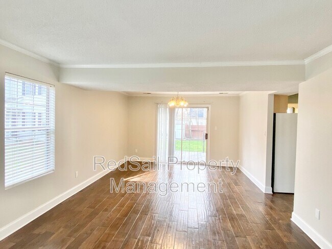 Building Photo - 710 Prince Ct
