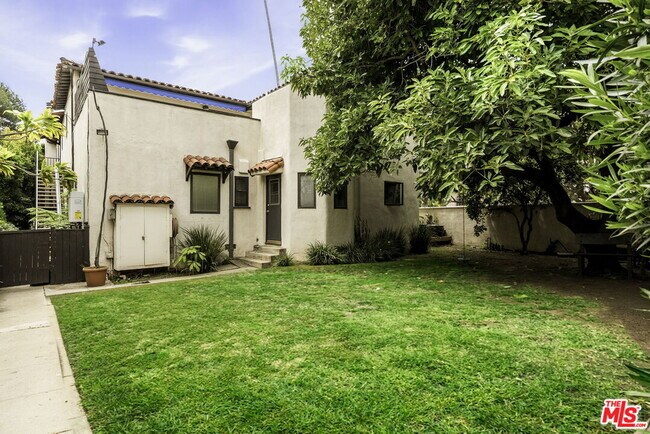 Building Photo - 1702 Idaho Ave
