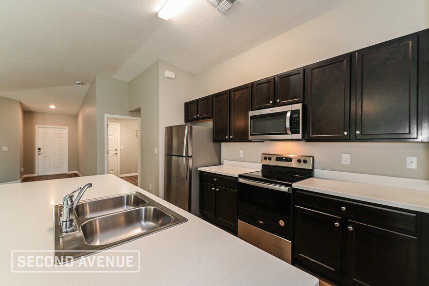 Building Photo - 4621 Lacoco St