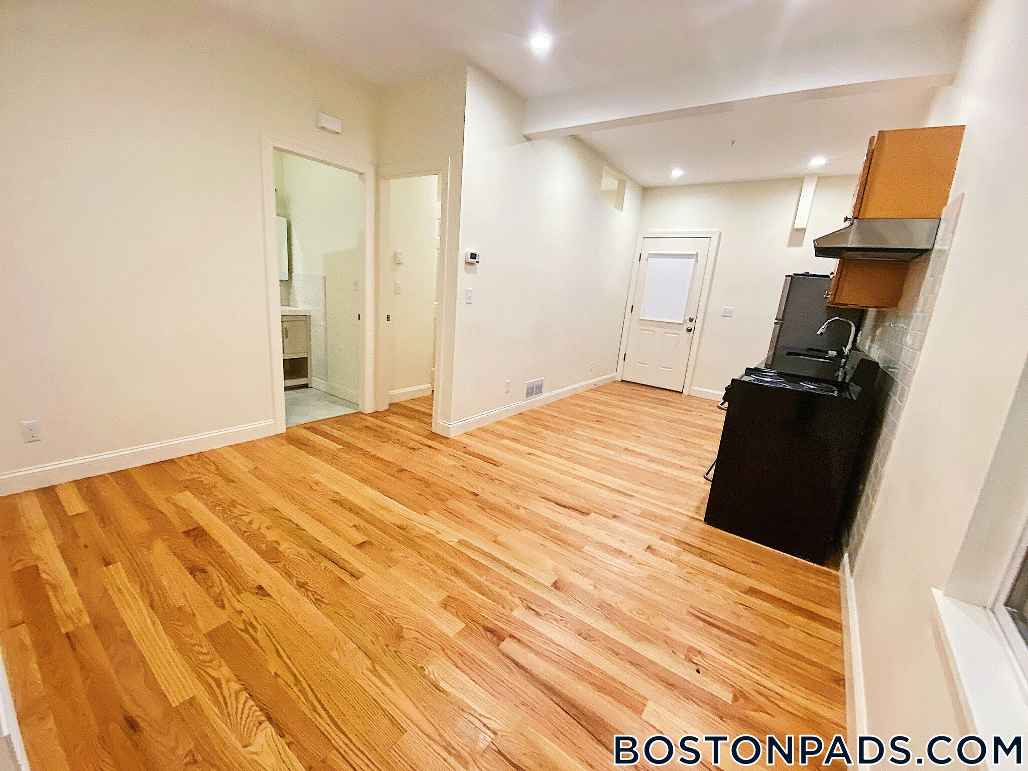 Building Photo - 379 Harvard St