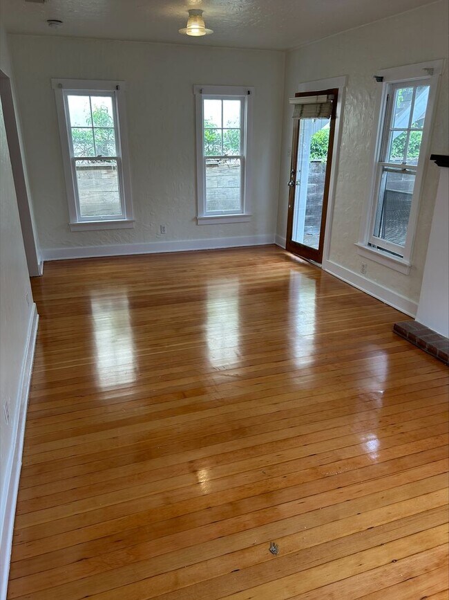 Building Photo - 2351-2353 OCEAN AVE.