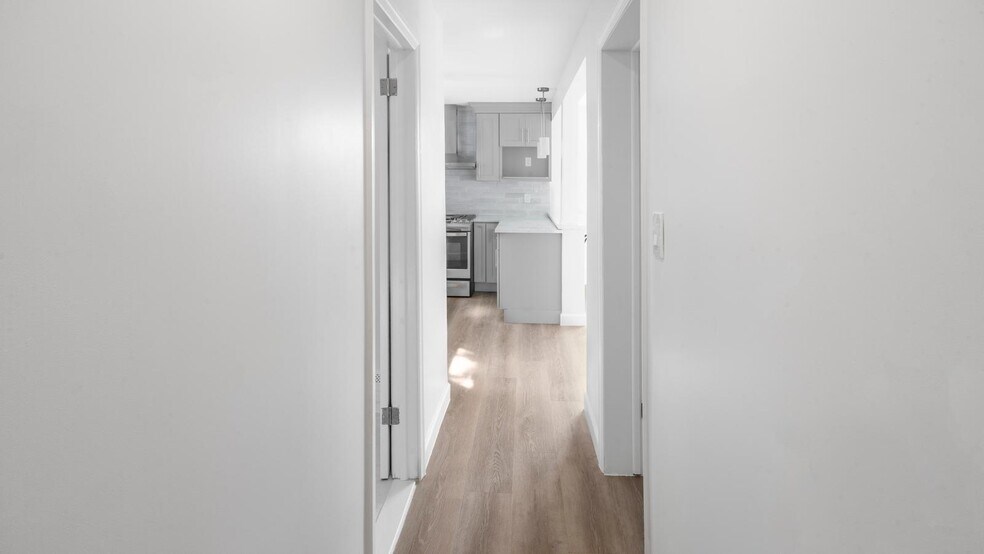 Building Photo - 6407 Granton Ave