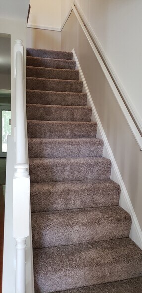 Building Photo - 9164 Broken Oak Pl