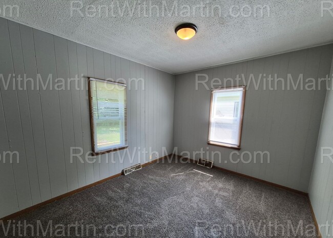 Building Photo - 348 Lamont St