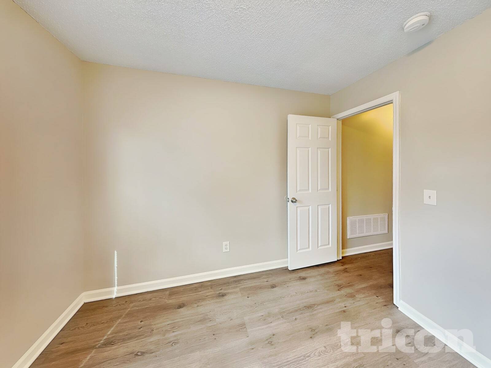 Building Photo - 216 Netherland Dr