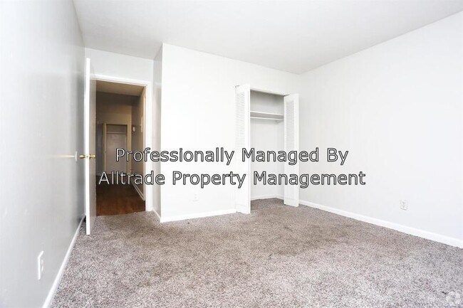 Building Photo - 412 Poplar Level Ct