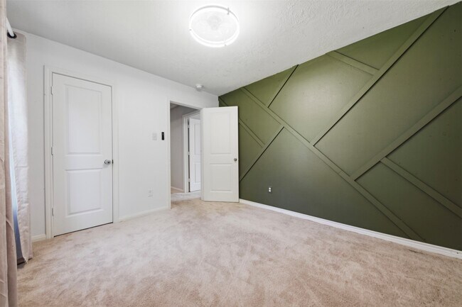 Building Photo - 15011 Crockett Rd