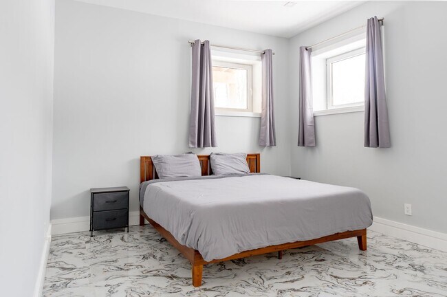 Building Photo - Luxury 5-Bedroom Retreat on 6.5 Acres — Furnished or Unfurnished — Flexible Lease