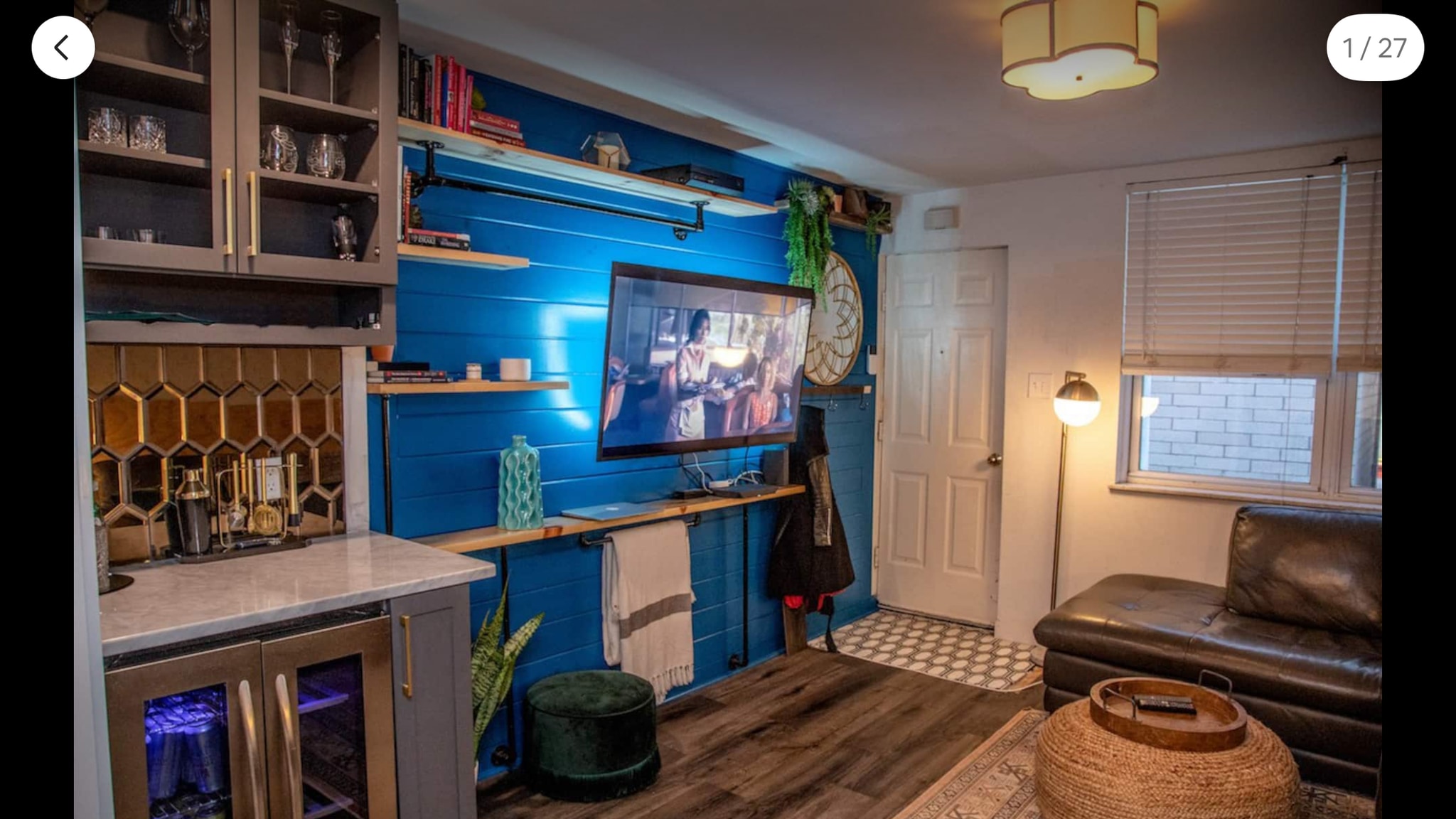 Living room with 10’ sectional sofa - 913 S Darien St