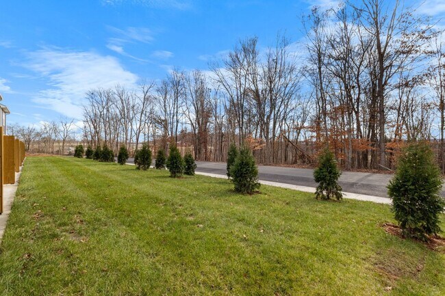 Building Photo - Large 2 Bedroom Luxury Townhome For Rent Near Billy Dunlop Park!