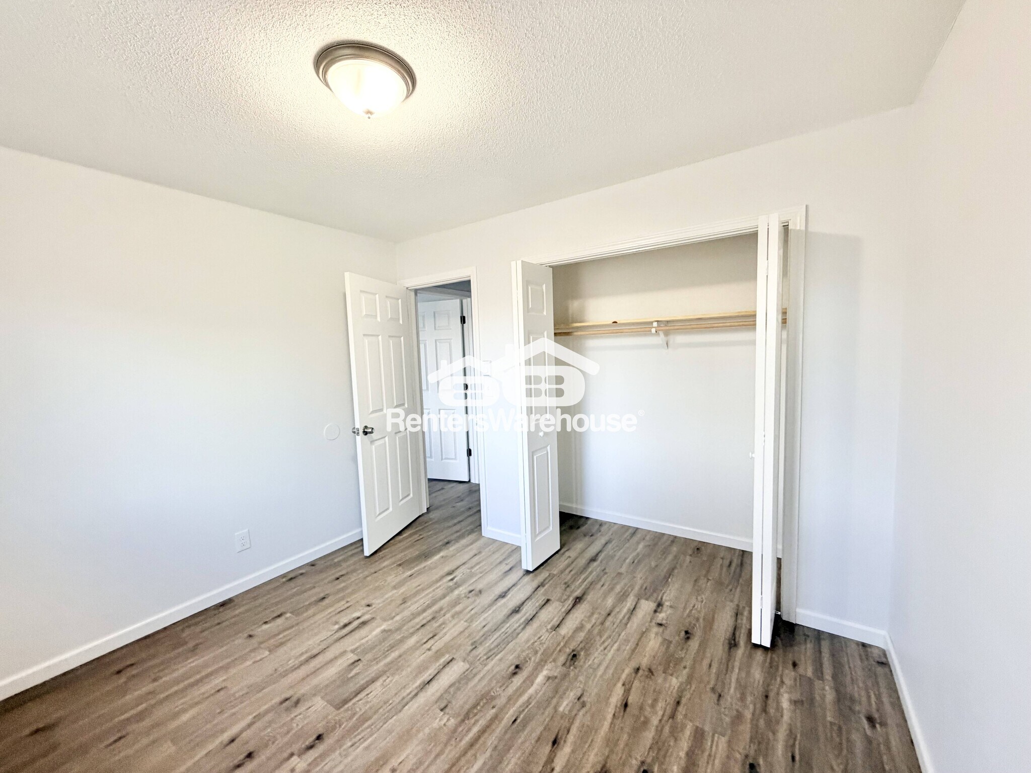 Building Photo - 211 S Green St