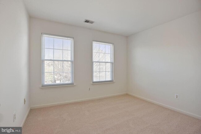 Building Photo - 4002 Rosemeade Dr