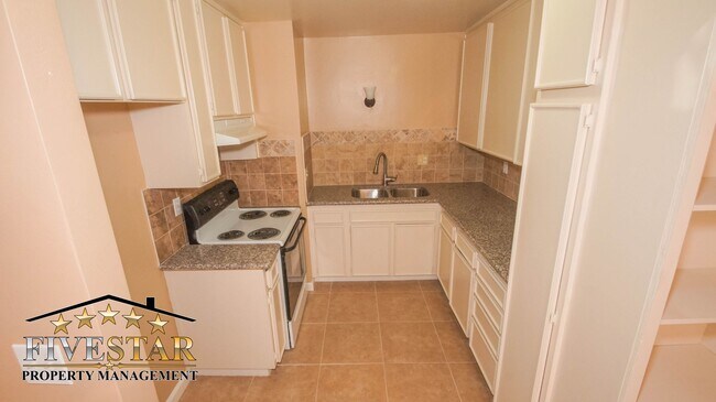 Building Photo - Apartment for Rent on 3017 "Q" Street Apt B