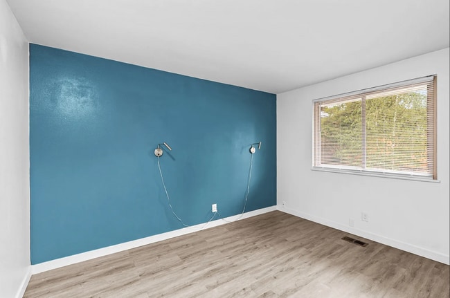 Building Photo - 4BD, 2.5BA Home located in the desirable Churchill Neighborhood!