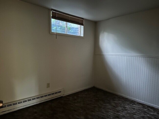 Building Photo - 696 Walborn Rd