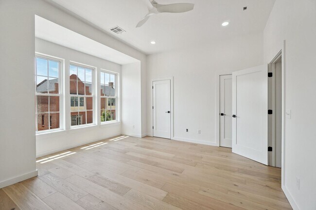 Building Photo - The White Workroom in The Heart of Selah