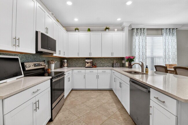 Building Photo - 9062 Gulf Cove Dr