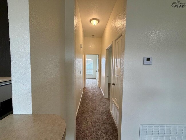 Building Photo - 5440 Carlson St