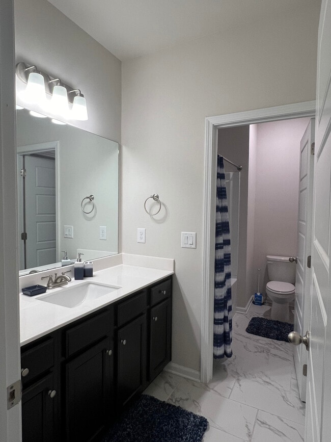 Building Photo - 5057 Silver Fox Trl