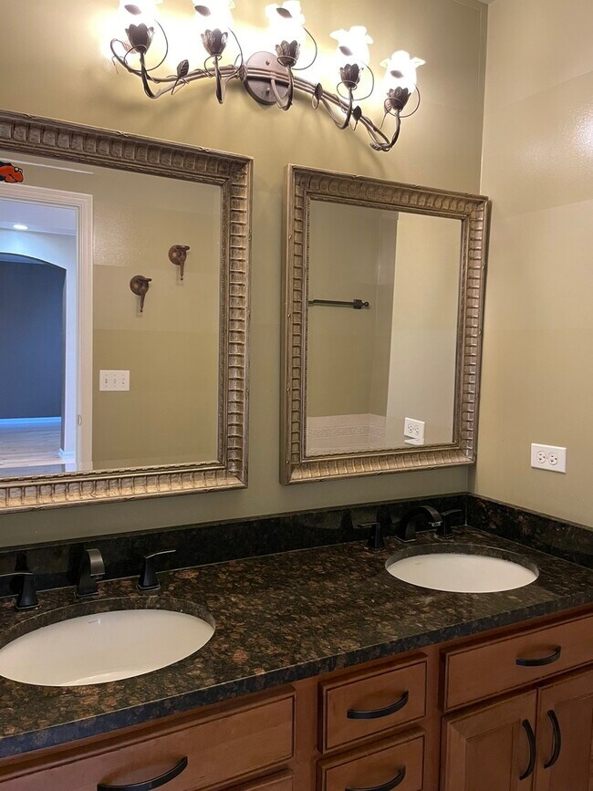 Building Photo - 5611 Wildspring Dr