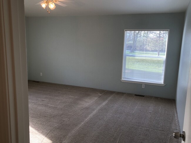 Building Photo - Beautiful and Convenient Turner Location!