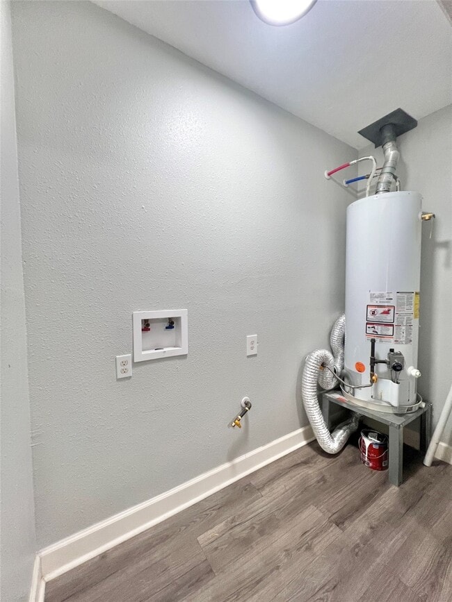 Building Photo - 2412 Stuart St