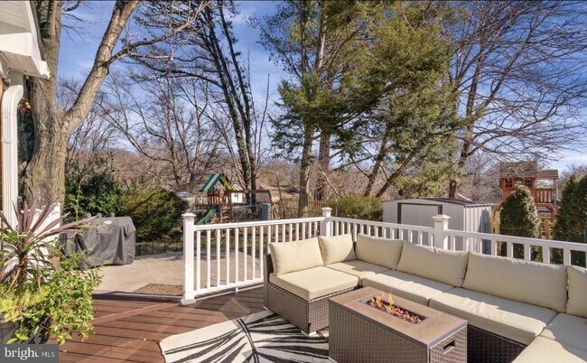 Building Photo - 11611 Vale Rd