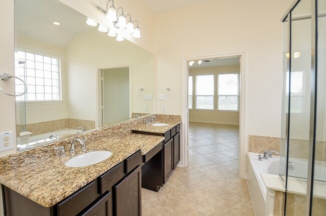 Building Photo - 6510 Arroyo Springs Ln