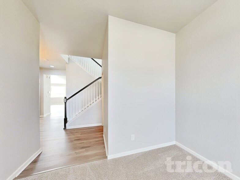 Building Photo - 19760 E 61st Dr