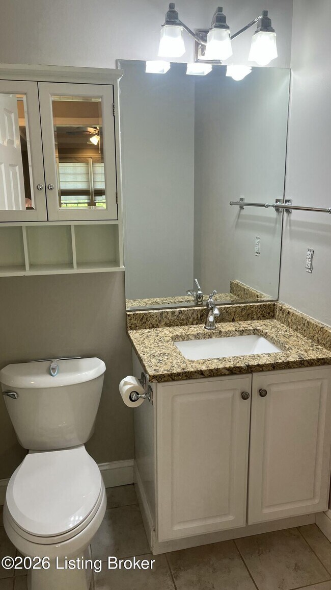 Building Photo - 402 Trinity Hills Ln