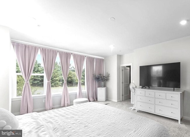 Building Photo - 43785 Transit Sq