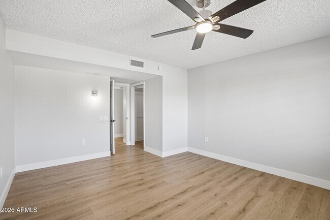 Building Photo - 12839 W Blue Bonnet Dr