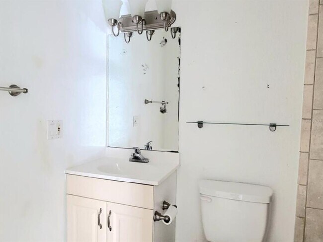Building Photo - 496 Banyon Tree Cir