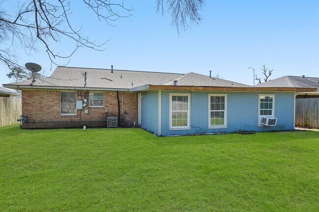 Building Photo - 9315 Laura Koppe Rd