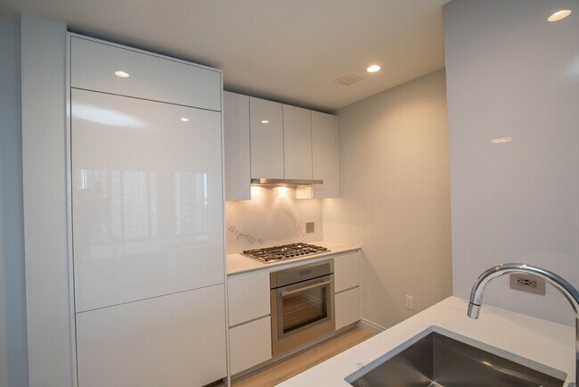 Building Photo - 133 Seaport Blvd