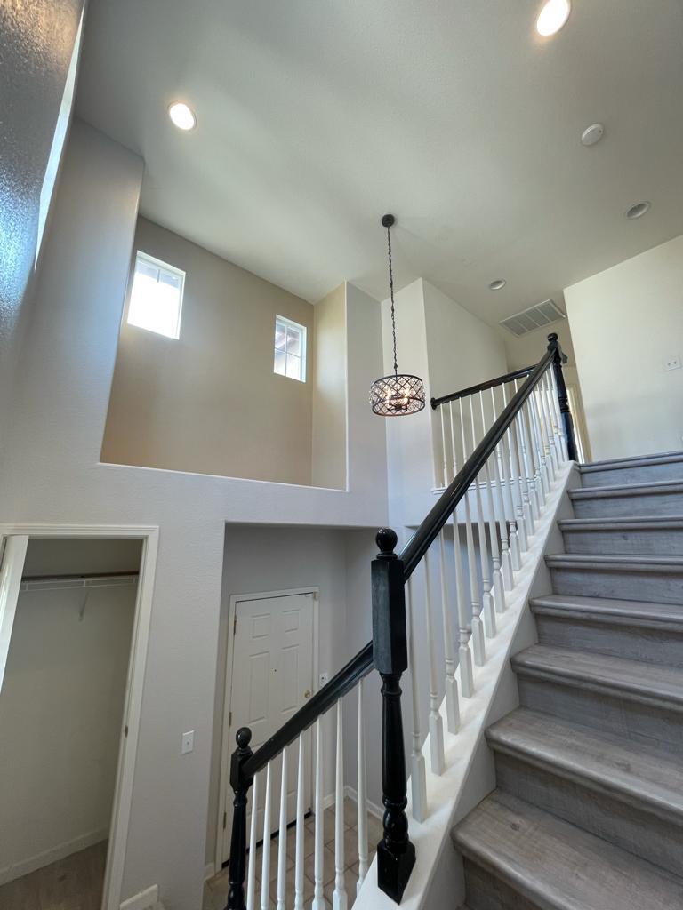 Building Photo - 21 Anjou Cir