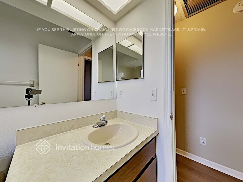 Building Photo - 13001 115th St