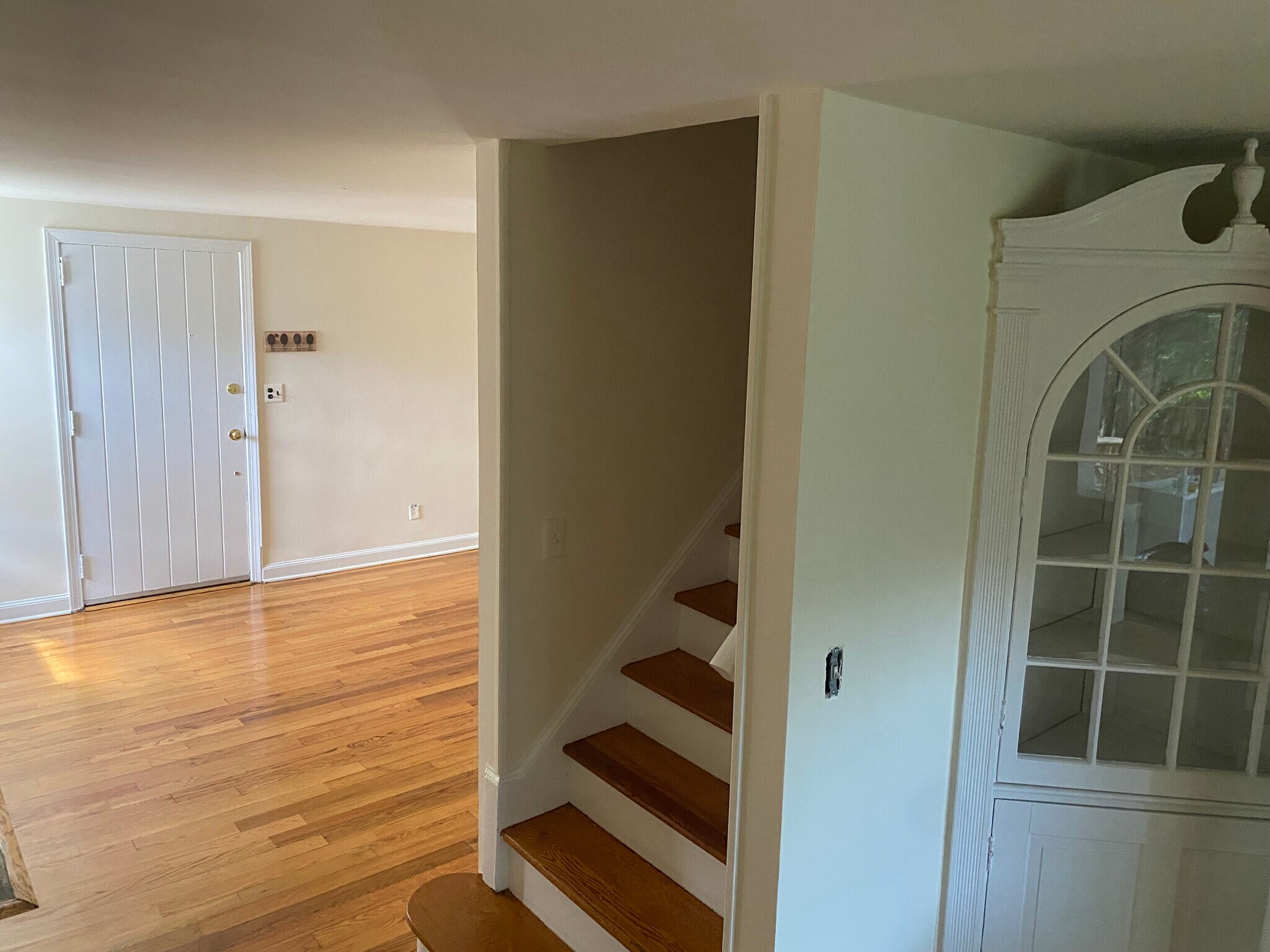 Building Photo - 621 Greenbrook Rd