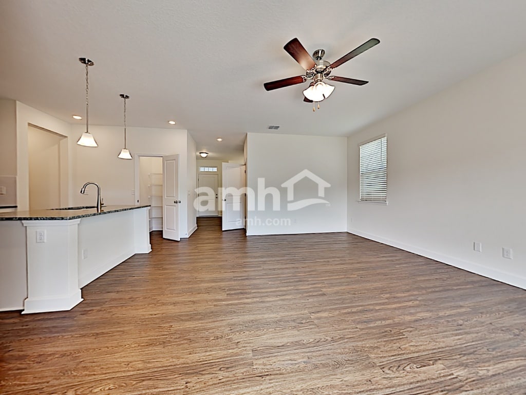 Building Photo - 5843 Hampton Creek Rd