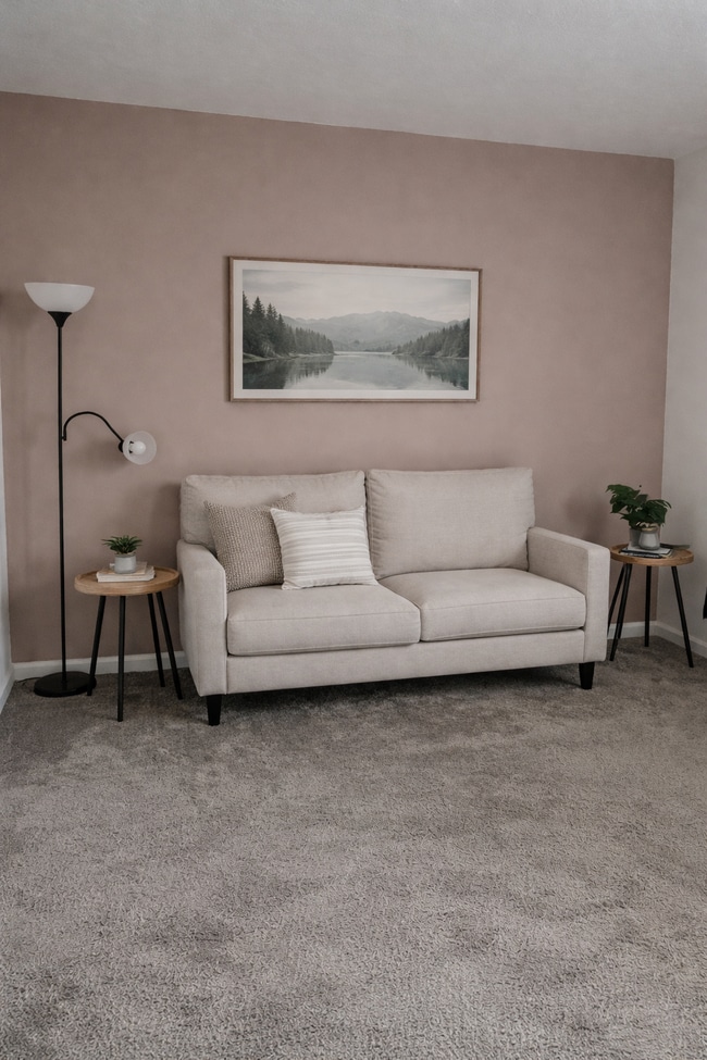 Building Photo - 337 Bogey Dr